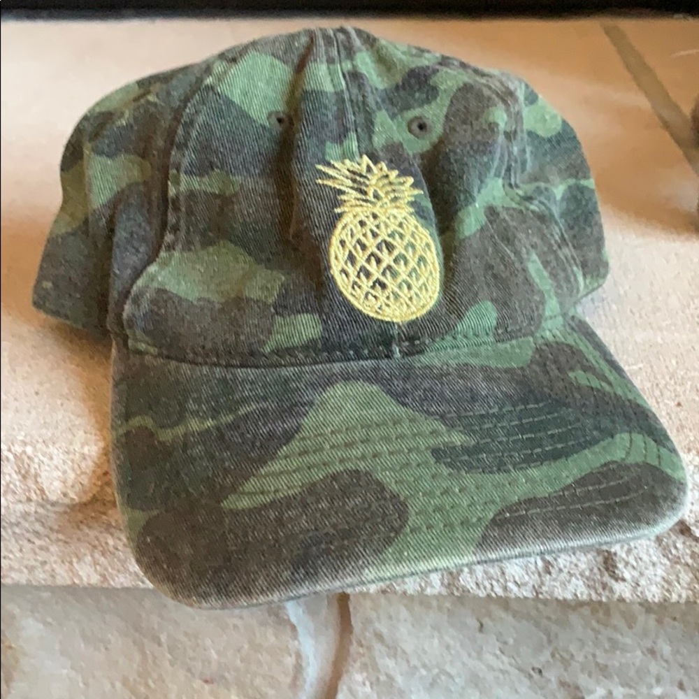 O’Neill gold camo pineapple hat